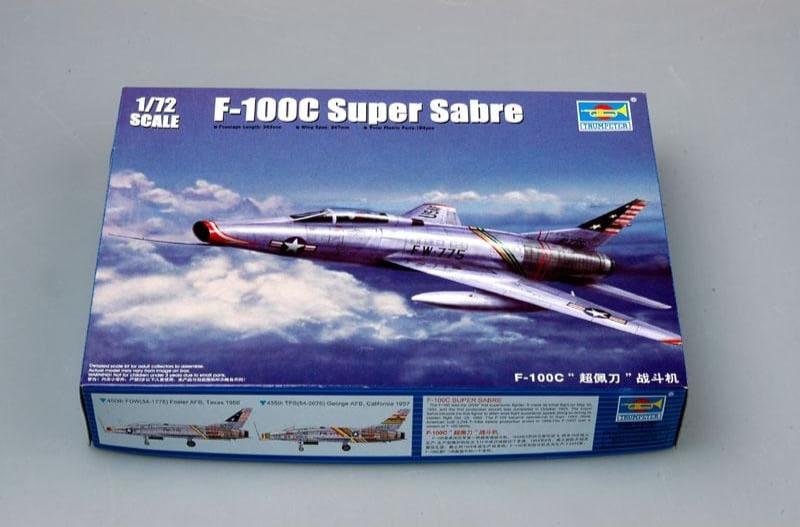 Trumpeter 01648 1/72 North American F-100C Super Sabre - BlackMike Models