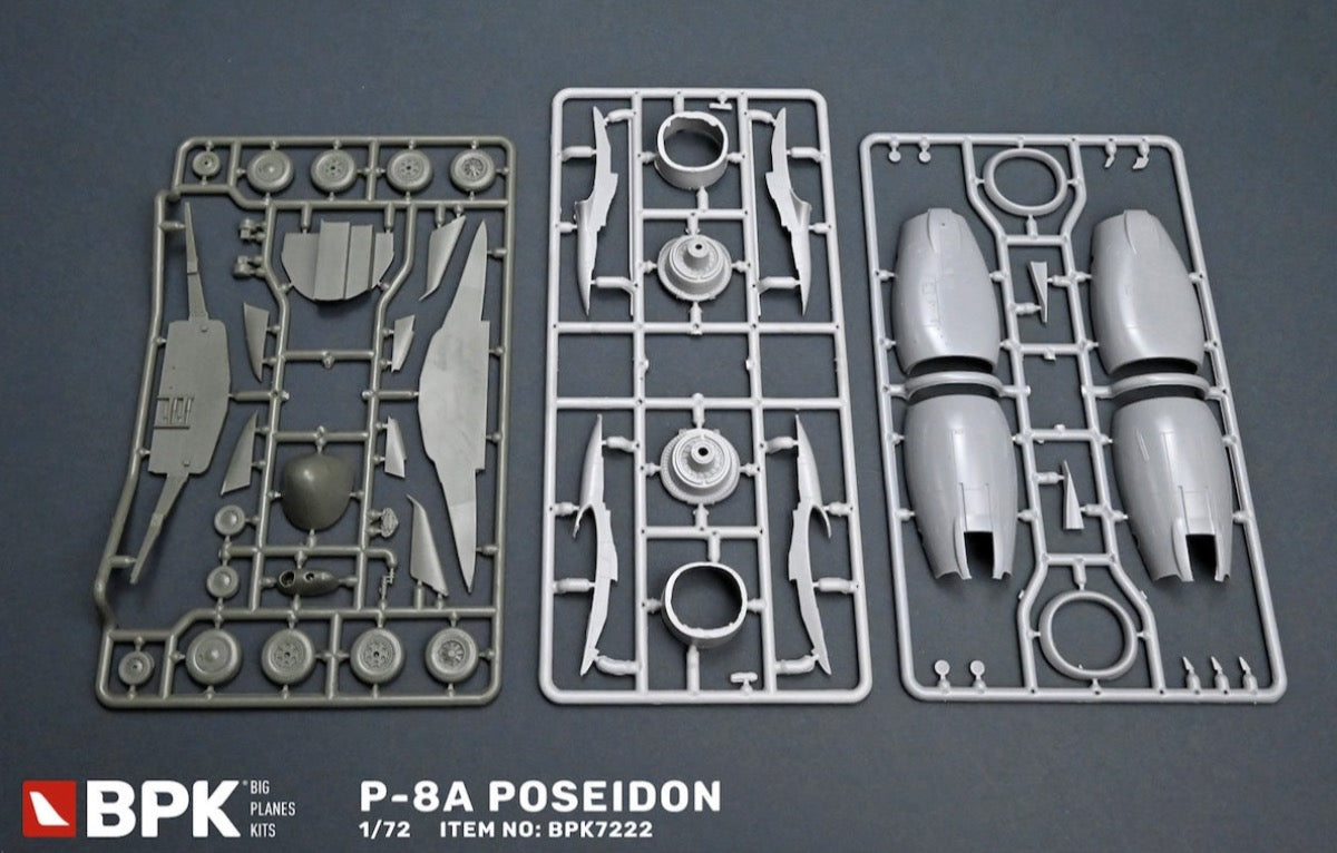 Big Planes Kits 7222 1/72 scale Boeing P-8A Poseidon model kit parts 4 - BlackMike Models