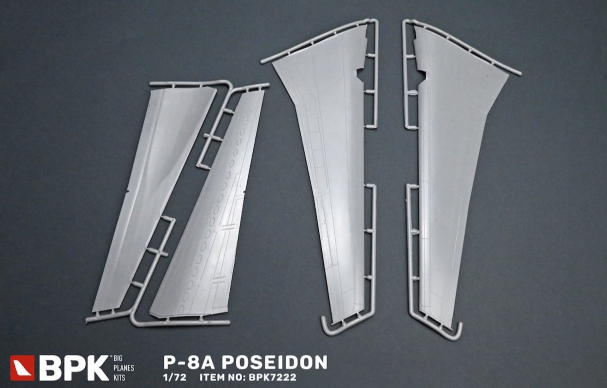 Big Planes Kits 7222 1/72 scale Boeing P-8A Poseidon model kit parts 5 - BlackMike Models