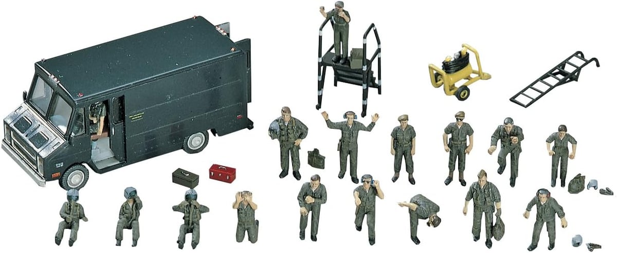 Hasegawa U.S. Pilots and Ground Crew set contents