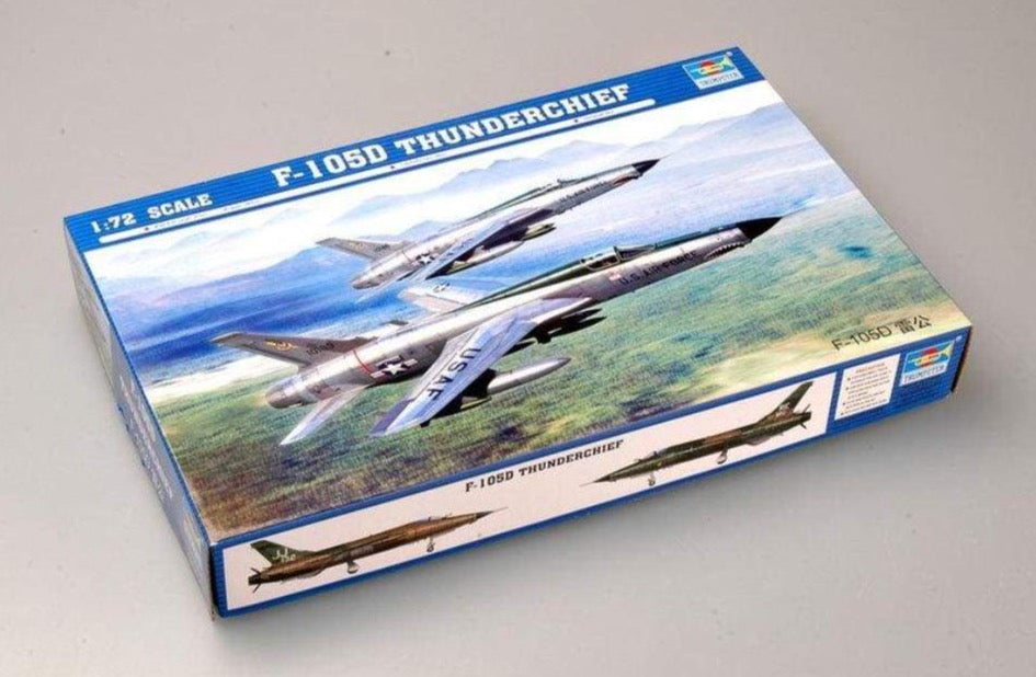 Trumpeter 01617 1:72 F-105D Thunderchief Plastic Model Kit - New
